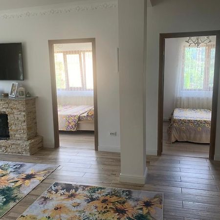 B House بوستين المظهر الخارجي الصورة