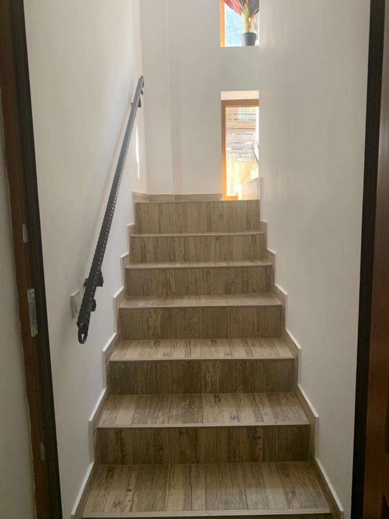 B House بوستين المظهر الخارجي الصورة
