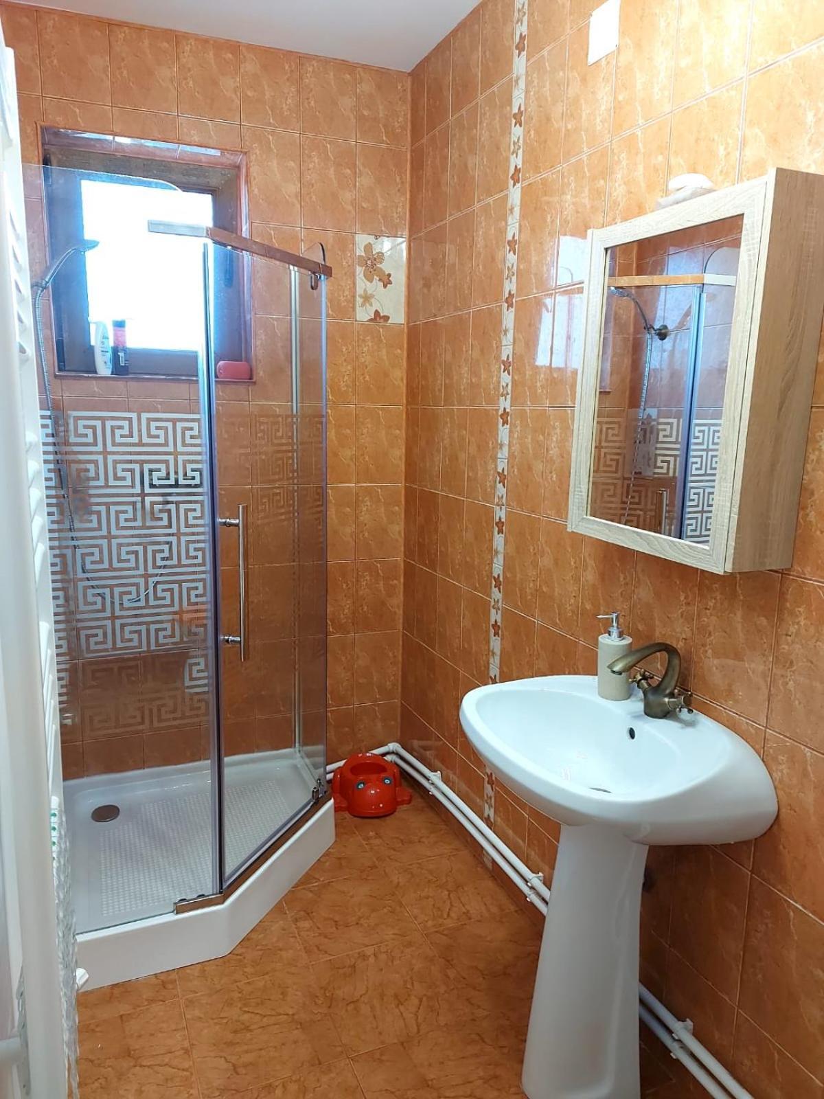 B House بوستين المظهر الخارجي الصورة